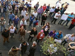 Con pancartas en mano, los proveedores realizaron una marcha que salió de la Plaza de Revolución y llegó a la Quinta Grijalva. ARCHIVO /