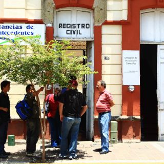 Por año, más de mil tapatíos se registran extemporáneamente