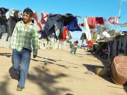 Señalan que familias se instalan en campamentos que ellos mismos han bautizado como 'campos de concentración'. ARCHIVO /