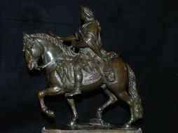 La figura es de gran importancia, ya que matiene la pátina impecable de hace 200 años. ESPECIAL /