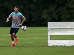 CR7 presenta una tendinitis rotuliana en la rodilla izquierda por lo que no jugará el amistoso contra México. EFE /