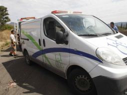 Personal del Instituto Jalisciense de Ciencias Forenses acudieron al lugar. ARCHIVO /