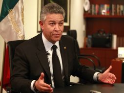 David Penchyna informa que a las 18:00 horas retomarán las discusiones. ARCHIVO /