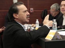 Emilio Gamboa busca encontrar un acuerdo para destrabar la discusión que lleva más de seis horas. ARCHIVO /