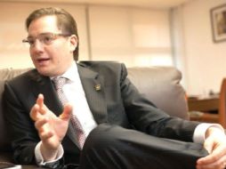 Salomón Chertorivski indica que en los últimos 35 años el salario mínimo real perdió su poder adquisitivo. EE  /