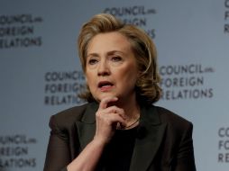 Clinton realiza una gira promocionando su nuevo libro. AP /