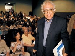 Hace cuatro años que murió Carlos Monsiváis, escritor e íntimo amigo de la galardonada Elena Poniatowska. ARCHIVO /