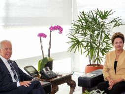 Joe Biden, mientras se reúne con la presidenta brasileña, Dilma Rousseff, en el Palacio presidencial de Planalto de Brasilia. EFE /