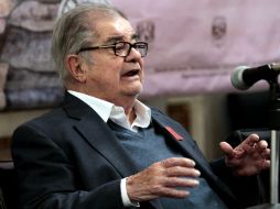 León-Portilla  revisará algunas publicaciones modernas y fuentes documentales sobre expresiones literarias en náhuatl. ARCHIVO /