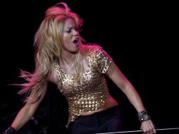 La latina dice que el cabello rubio le ofrece mucha luminosidad en sus actuaciones. ARCHIVO /