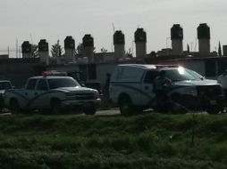 Agentes del Ministerio Público y forenses acuden a la zona para iniciar con las investigaciones del caso.  /