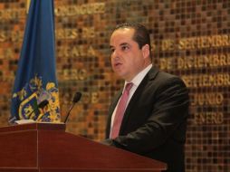 El diputado del PRD, Enrique Velázquez González propone una reducción a los tiempos de campaña. ESPECIAL /