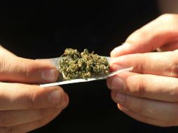 La ginecomasia podría causar que los pacientes se vuelvan tímidos, y eviten ponerse ropa ajustada. ARCHIVO /