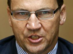 Publican la conversación del canciller Radoslaw Sikorski con el ex ministro de Finanzas, Jacek Rostowski. ESPECIAL /