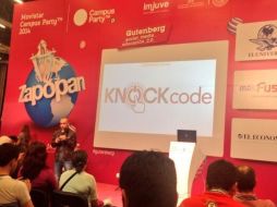 En el Campus Party explicaron la tecnología KnockCode para desbloquear el dispositivo. ESPECIAL /