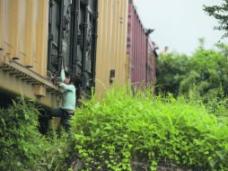 Culpas mutuas. Estados Unidos pide a México frenar el flujo de menores. México pide a EU respetar los derechos humanos de los niños. AP /