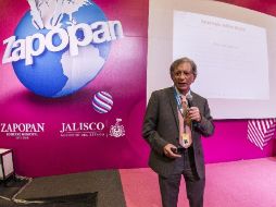 El secretario  Jaime Reyes Robles habló ante los campuseros en Expo Guadalajara.  /