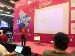 Alberto Bustillos, mejor conocido como ‘Magio’, arribó a la expo con todo y sus lentes de última generación.  /