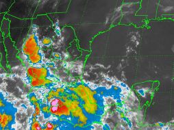 El sistema aporta humedad hacia el occidente y sur del país, por lo que para las próximas horas se prevé que continúen las lluvias. ESPECIAL /
