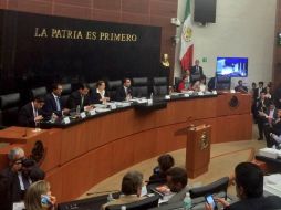 Javier Lozano inicia la sesión en la que se espera aprobar en lo general los dictámenes en la materia. TOMADA DE @lizzyazuara  /