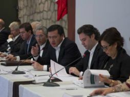 Osorio Chong se reunió esta tarde con funcionarios del gobierno estatal encabezados por Salvador Jara. TOMADA DE @osoriochong  /