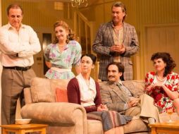 La historia del dramaturgo Alan Ayckbourn cuestiona la religión y la moralidad de una familia británica en tiempos de crisis. ESPECIAL /