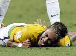 Neymar es diagnosticado con una fractura de la tercera vértebra que lo mantendrá inactivo el resto del Mundial. EFE /