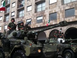 Participaron en total más de mil integrantes de la milicia e hicieron gala de sus equipos.  /