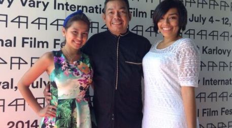 En la imagen, el cineasta mexicano y parte del elenco de la cinta durante la presentación. ESPECIAL /