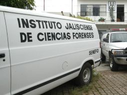Personal del Instituto Jalisciense de Ciencias Forenses inician las averiguaciones. ARCHIVO /