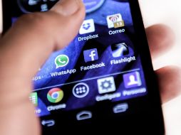 Esta sería la tercera vez que Facebook echa pie atrás en un proyecto móvil. ARCHIVO /