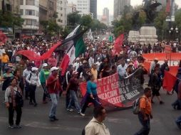 Manifestantes avanzan sobre paseo de la Reforma. TOMADA DE @RRYrevolucion  /