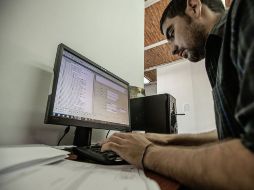 Según expertos en recursos humanos, el agotamiento laboral impacta en el trabajador y en la productividad en la empresa. ARCHIVO /