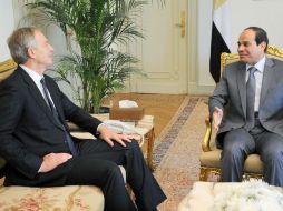 Tony Blair (i) y Abdel Fatah Al Sisi (d) tienen un encuentro en el que intentan hallar una salida al conflicto israelí. EFE /