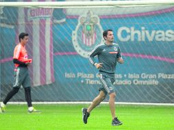 Suspenso. Antonio Rodríguez (detrás) y Luis Michel (centro) se disputan el puesto de arquero titular del Rebaño.  /