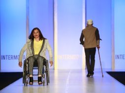 Los novatos modelos mostraron una actitud radiante, que invitó a los asistentes a sumarse en un aplauso interminable.  /