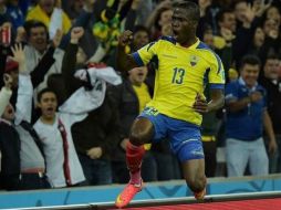 Valencia anotó los tres goles de la Selección de Ecuador en el Mundial de Brasil. Twitter: @whufc_official. ESPECIAL /