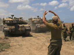 Soldados israelíes se preparan para la operación terrestre en Gaza. EFE /