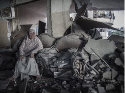 Mujer palestina por los ataques del Ejército israelí. EFE /