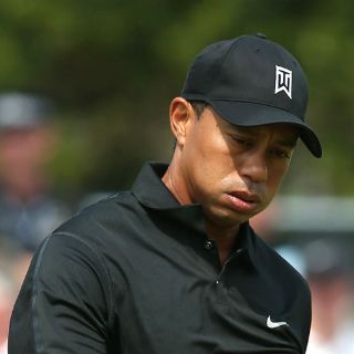 Rory McIlroy se aleja; Woods casi queda afuera del Abierto Británico