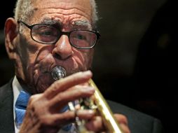 El trompetista, Lionel Ferbos dio su último concierto el pasado mes de mayo. AP /