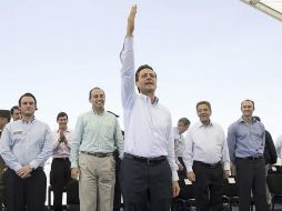 Enrique Peña Nieto reconoce la labor de los legisladores por el debate y aprobación de las reformas. SUN /