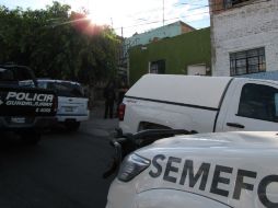 Autoridades y personal forense acudió al lugar de los hechos.  /