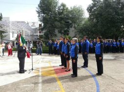 La delegación recibió la bandera en la explanada de la Comisión Nacional del Deporte. Twitter: @Conade. ESPECIAL /
