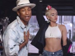 En el video aparecen bailarinas haciendo movimientos sensuales elegidas por Pharrell. ESPECIAL /