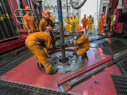 Líderes del sindicato petrolero manifiestan su inconformidad con el ajuste al contrato de trabajo que se discute. ARCHIVO /