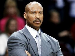 Antes de llegar a los Lakers, Scott fue entrenador asistente con los Kings de Sacramento. Foto: @NBAsphera. ESPECIAL /