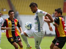 Acción del partido que marcó el regreso de Leones Negros al Jalisco. EFE /