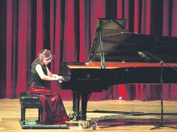Martes de Música y Ópera. En la foto la pianista Patricia García Torres; ofreció una función en el Teatro Degollado.  /