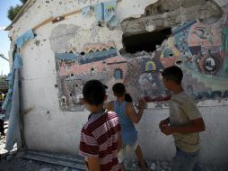 La escuela bombardeada es un campo de refugiados con capacidad para recibir a más de tres mil 200 palestinos. EFE /